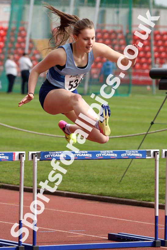 Womens under-17s 300 metres hurdles, North Eastern Champs, Gateshead Stadium. Photo: David T. Hewitson/Sports for All Pics